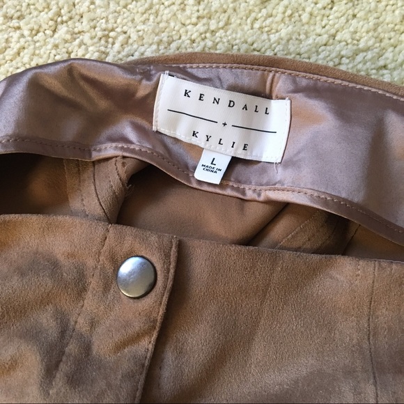 2/25$ 💗Faux Suede button down skirt - Picture 2 of 2